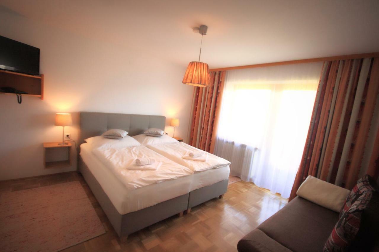 Hotel Pension Eichenhof Ried im Zillertal Exteriér fotografie